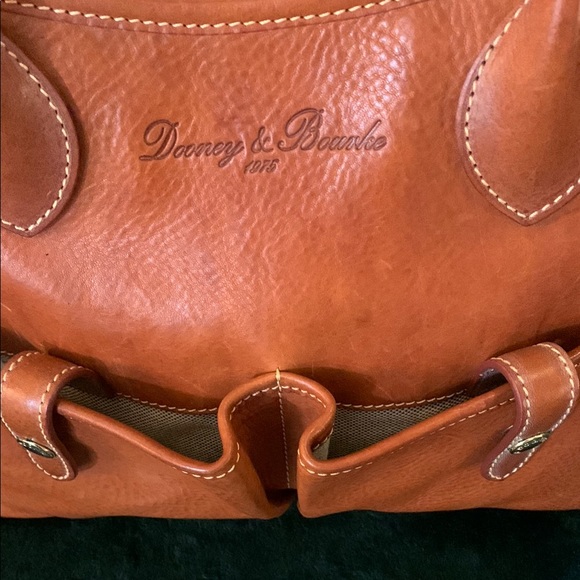 Dooney & Bourke Vintage Tan Leather Tote with Structured Design - Picture 2 of 10